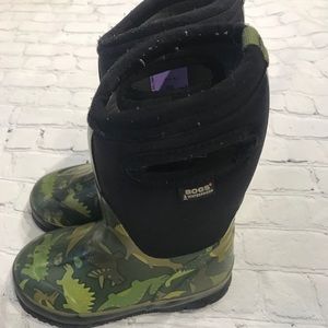 Bogs - little person dinosaur bogs